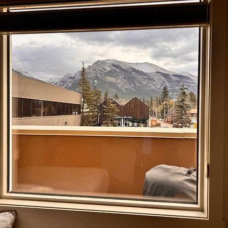 Ravens Crest Lodge - Stunning Views Perfectly Located On Main Street كانمور المظهر الخارجي الصورة
